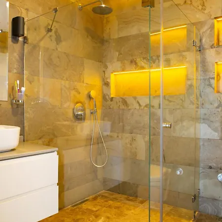 Vila Calista By Important Group Travel